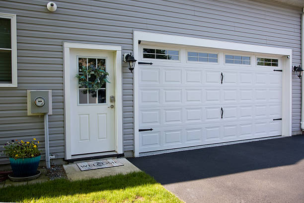 24/7 Emergency Garage Door Panel Replacement experts in Landing, NJ